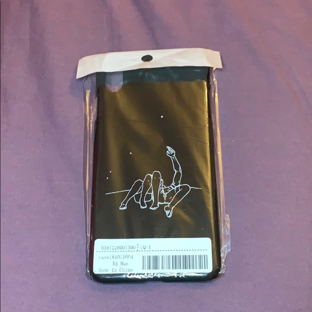 iPhone X max case with white design